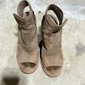 Vince Camuto sandals